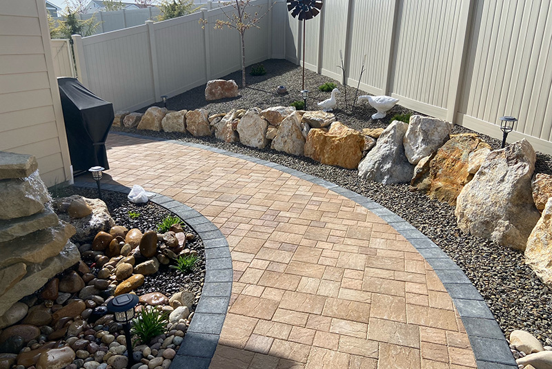 large-yard-boulders-meridian