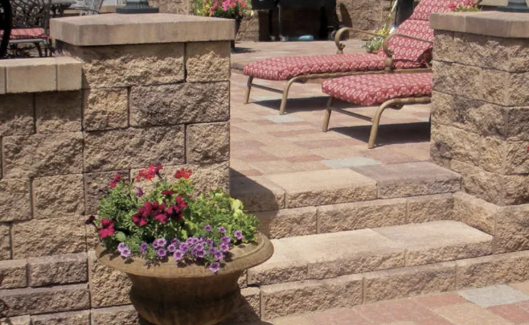 ab-courtyard-retaining-wall
